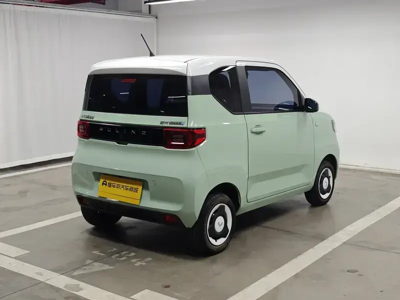 2021 Wuling Mini EV с пробегом 24 300 км