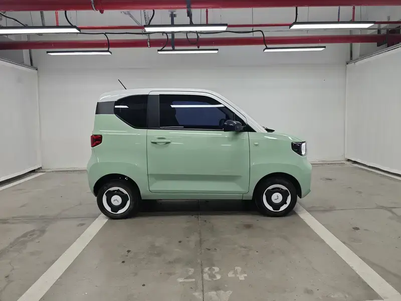 2021 Wuling Mini EV с пробегом 24 300 км