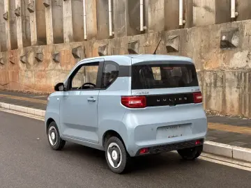 2022 Wuling Mini EV с пробегом 30 000 км