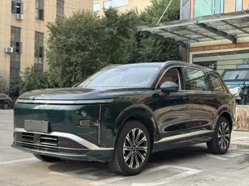 Wuling Starlight L