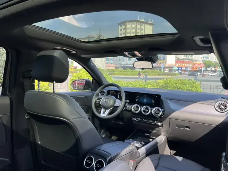 2022 Mercedes-Benz EQA с пробегом 83 000 км