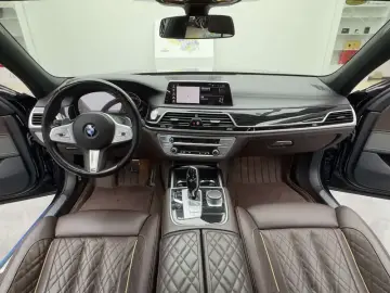 2021 BMW M760Le с пробегом 87 700 км