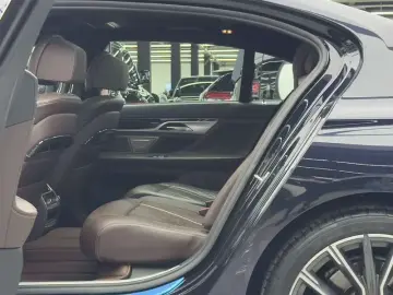 2021 BMW M760Le с пробегом 87 700 км