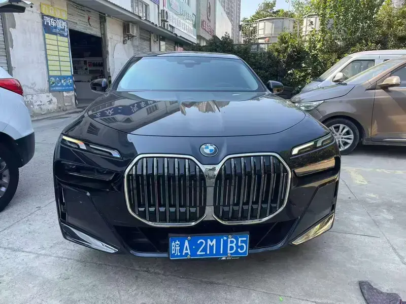 2023 BMW M760Le с пробегом 21 500 км