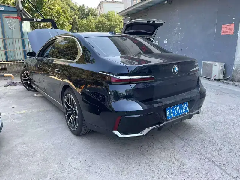 2023 BMW M760Le с пробегом 21 500 км