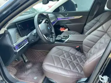 2023 BMW M760Le с пробегом 21 500 км
