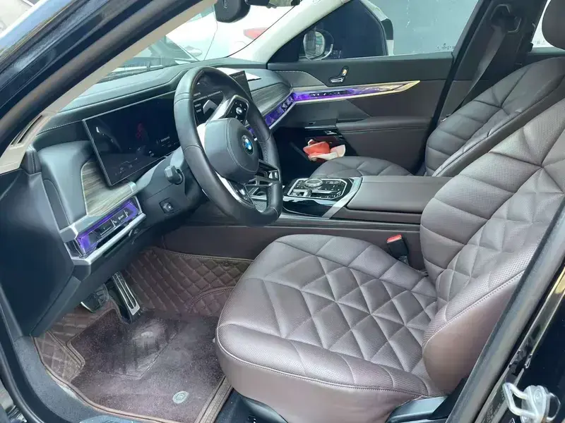 2023 BMW M760Le с пробегом 21 500 км