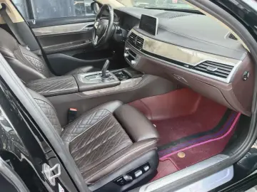 2021 BMW M760Le с пробегом 78 000 км