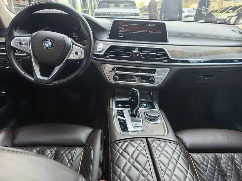 2021 BMW M760Le с пробегом 78 000 км