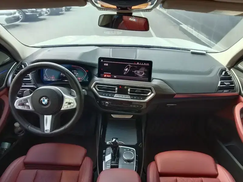 2023 BMW X3 M50 с пробегом 18 000 км