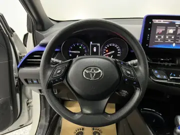 2020 Toyota C-HR с пробегом 33 500 км
