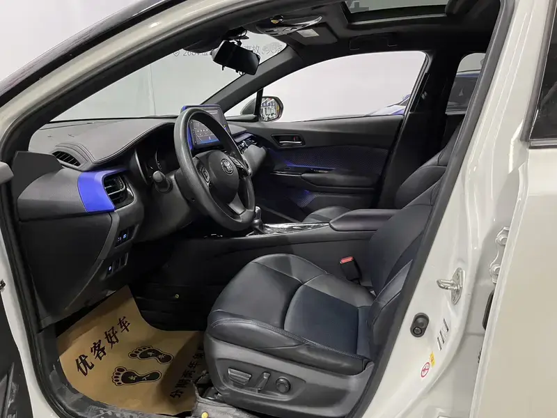 2020 Toyota C-HR с пробегом 33 500 км