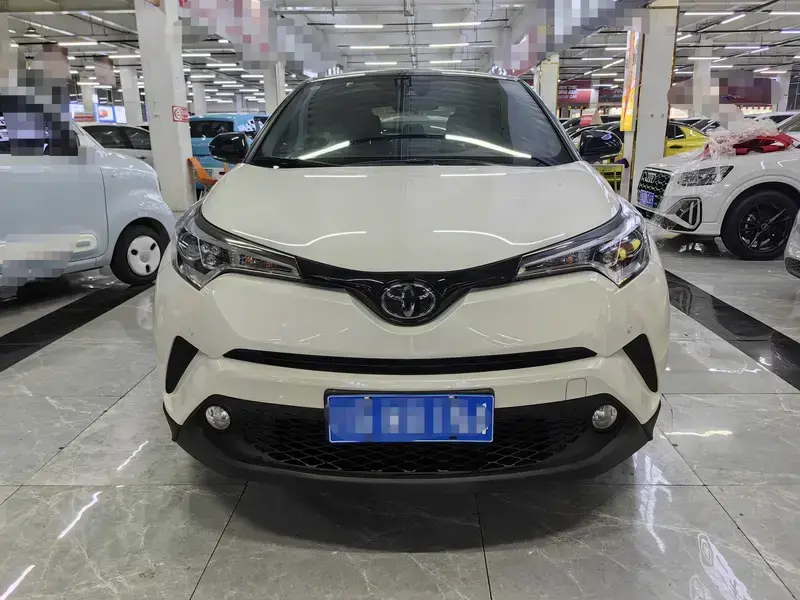 2020 Toyota C-HR с пробегом 54 000 км