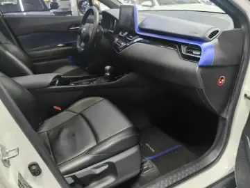 2020 Toyota C-HR с пробегом 54 000 км