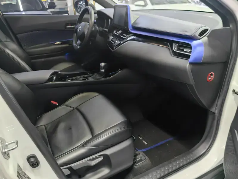 2020 Toyota C-HR с пробегом 54 000 км