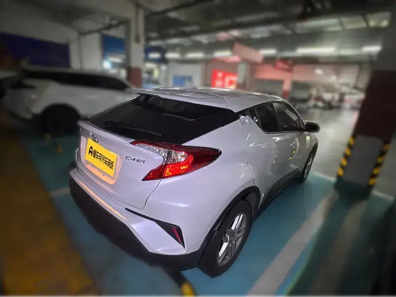 2021 Toyota C-HR с пробегом 30 800 км