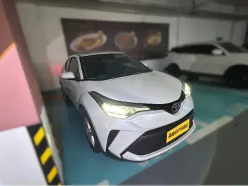 2021 Toyota C-HR с пробегом 30 800 км