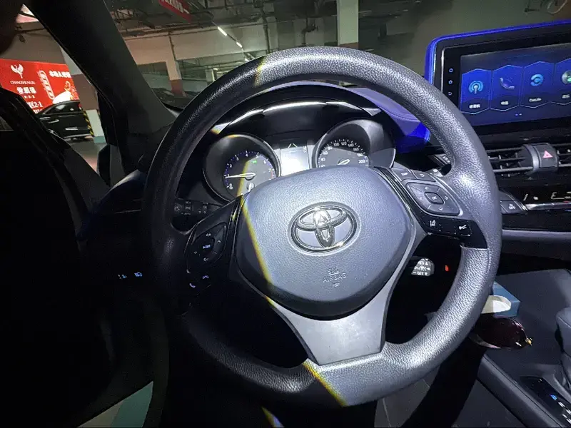 2021 Toyota C-HR с пробегом 30 800 км