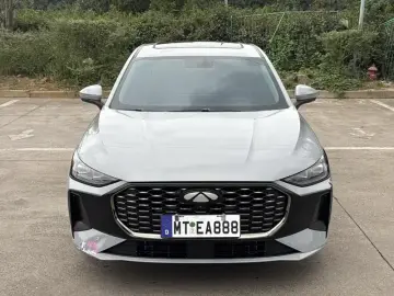 2025 Chery Fengyun A8L с пробегом 18 000 км