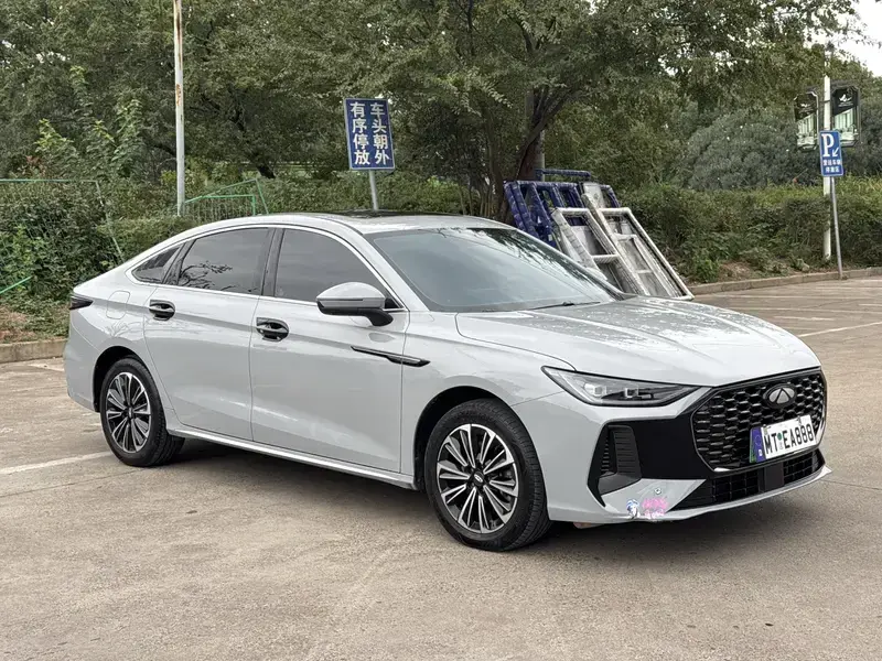 2025 Chery Fengyun A8L с пробегом 18 000 км