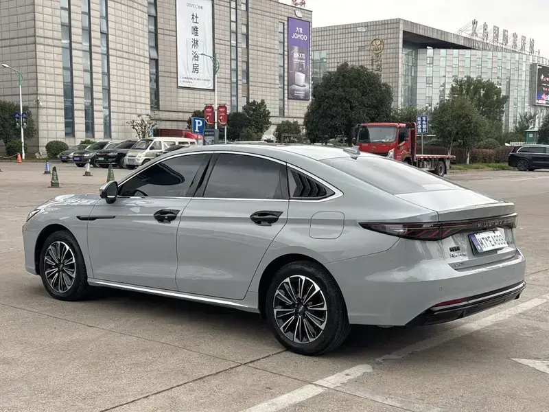 2025 Chery Fengyun A8L с пробегом 18 000 км