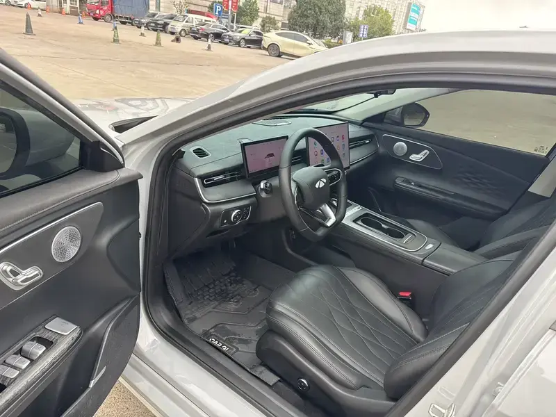 2025 Chery Fengyun A8L с пробегом 18 000 км