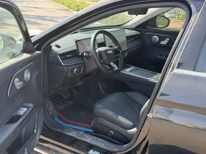 2025 Chery Fengyun A8L с пробегом 17 500 км