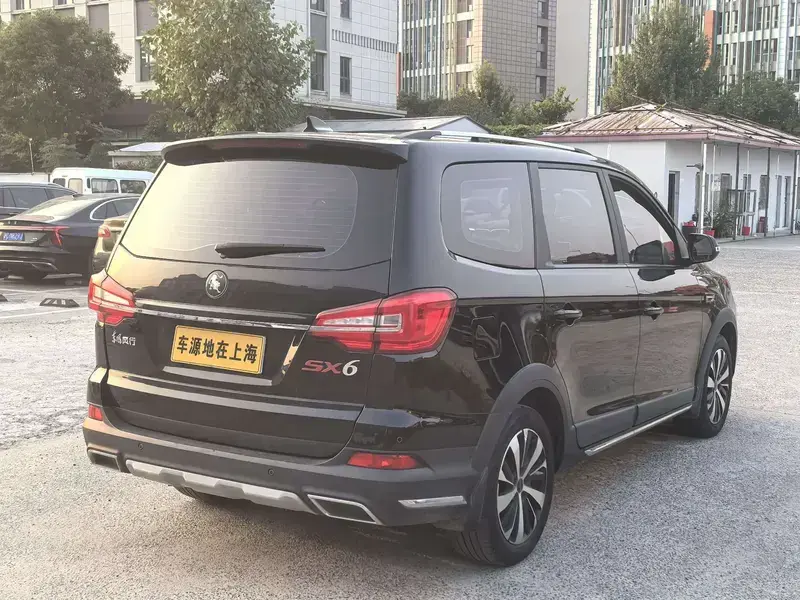 2022 Forthing Fengxing SX6 с пробегом 58 000 км