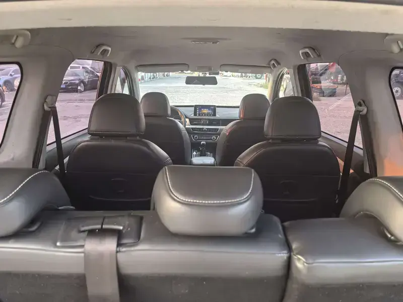 2022 Forthing Fengxing SX6 с пробегом 58 000 км