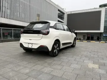 2024 Yipai Nano 01 с пробегом 18 000 км