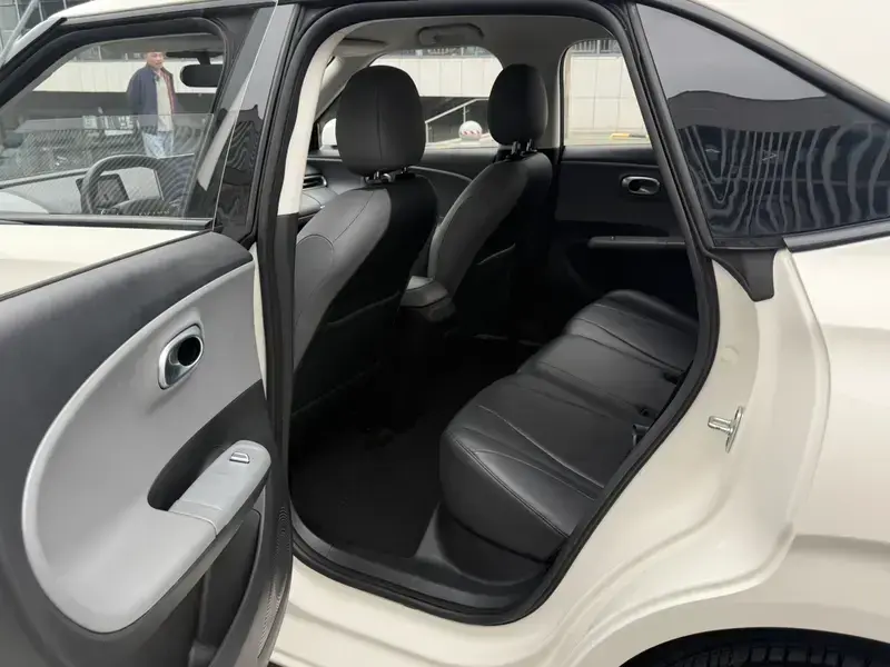 2024 Yipai Nano 01 с пробегом 18 000 км