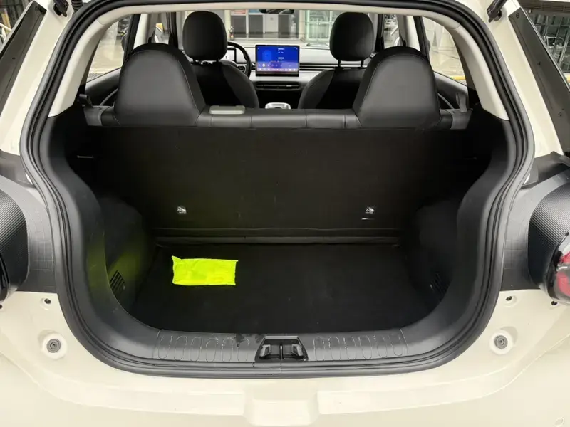 2024 Yipai Nano 01 с пробегом 18 000 км
