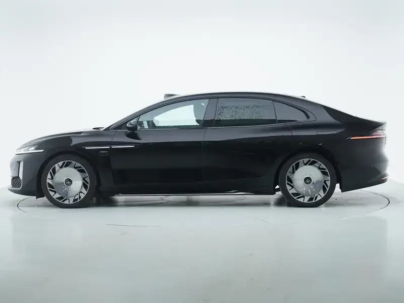 2026 GAC Hyper A8 с пробегом 800 км