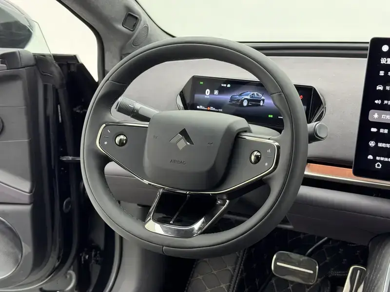 2026 GAC Hyper A8 с пробегом 800 км