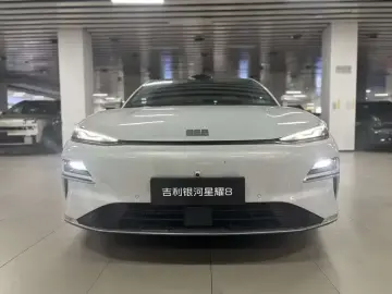 2025 Geely Galaxy Xingyao 8 с пробегом 11 000 км