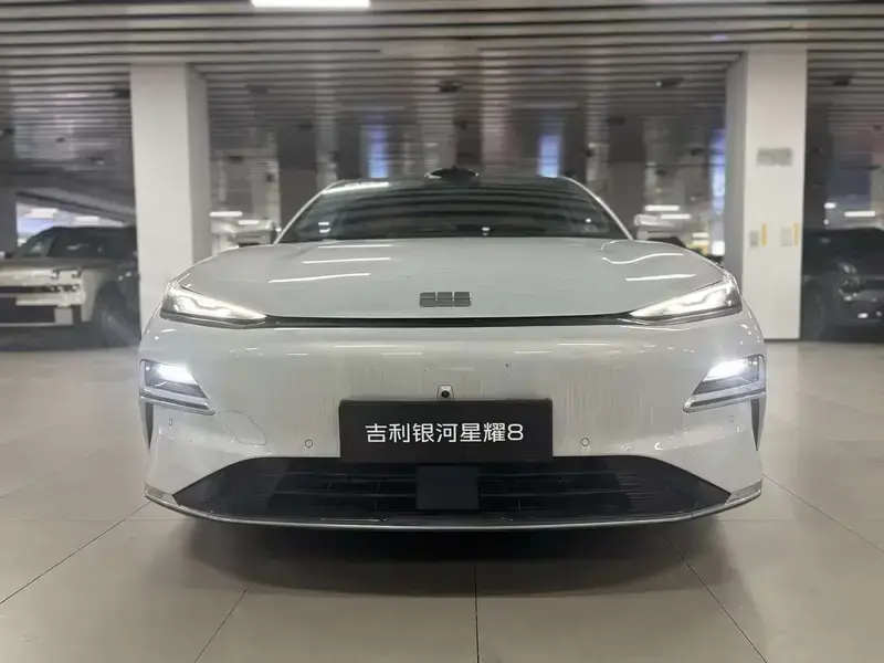 2025 Geely Galaxy Xingyao 8 с пробегом 11 000 км