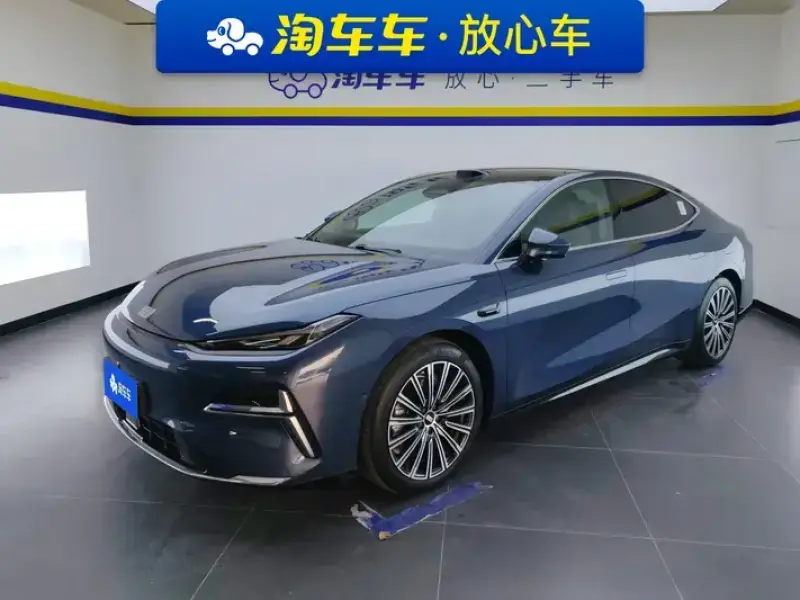 2025 Geely Galaxy Xingyao 8 с пробегом 14 000 км