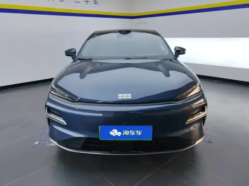 2025 Geely Galaxy Xingyao 8 с пробегом 14 000 км