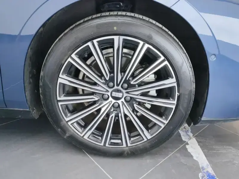 2025 Geely Galaxy Xingyao 8 с пробегом 14 000 км