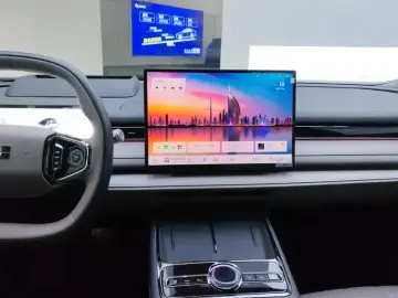 2025 Geely Galaxy Xingyao 8 с пробегом 14 000 км