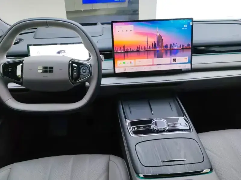 2025 Geely Galaxy Xingyao 8 с пробегом 14 000 км