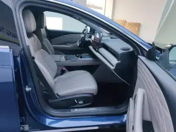 2025 Geely Galaxy Xingyao 8 с пробегом 14 000 км