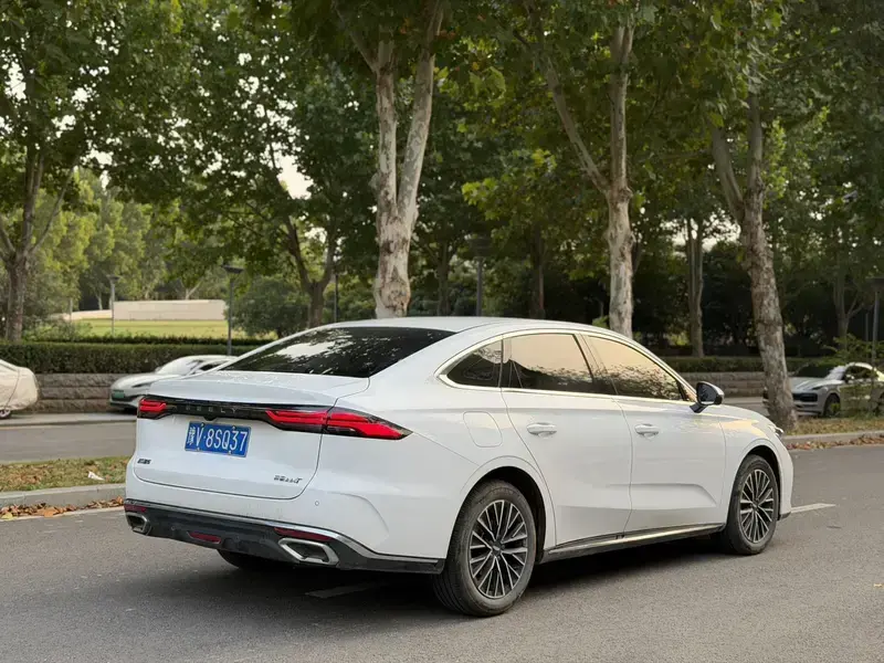 2026 Geely Classic Emgrand с пробегом 13 000 км