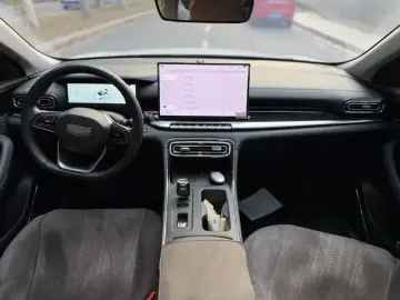 2026 Geely Classic Emgrand с пробегом 13 000 км