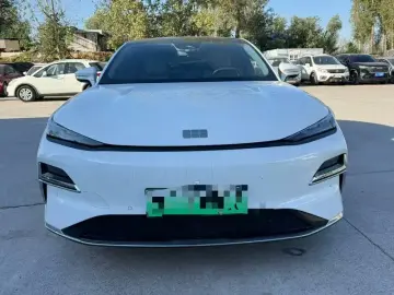 2025 Geely Galaxy Xingyao 8 с пробегом 18 000 км