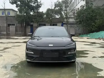 2025 Geely Galaxy Xingyao 8 с пробегом 31 000 км