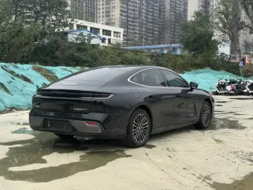 2025 Geely Galaxy Xingyao 8 с пробегом 31 000 км