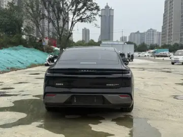 2025 Geely Galaxy Xingyao 8 с пробегом 31 000 км