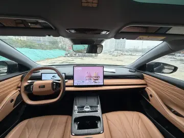 2025 Geely Galaxy Xingyao 8 с пробегом 31 000 км