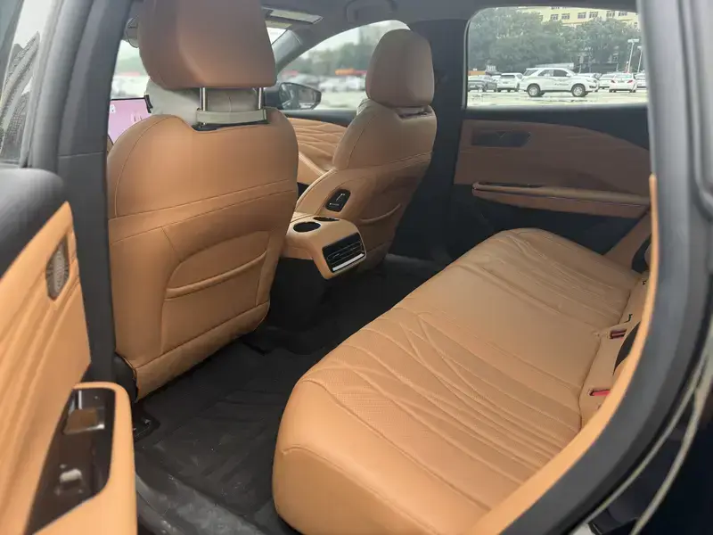 2025 Geely Galaxy Xingyao 8 с пробегом 31 000 км